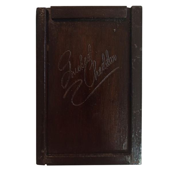 SMOKED CHEDDAR CHEESE CASE (STORAGE CASE)