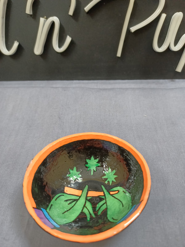 WEED HANDS GLOW IN THE DARK MIXING BOWL
